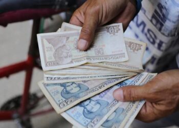 Long lines form and frustration grows as Cuba runs short of cash