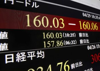 Japan’s yen falls to its weakest since 1990 against the dollar