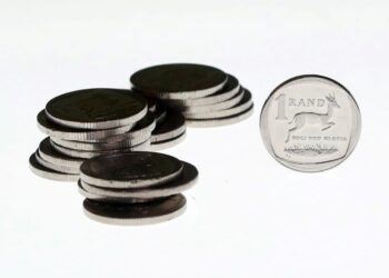 South African rand extends gains on U.S. rate cut bets