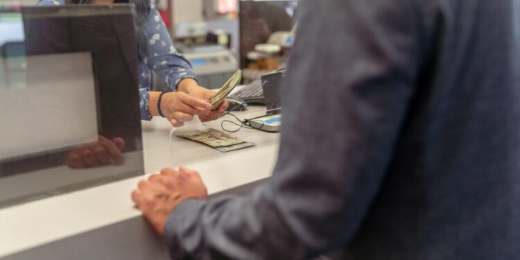 Traveling Abroad? Order Currency Before You Go