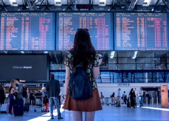 Credit Card Foreign Transaction & Currency Conversion Fees [Guide]