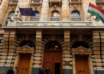 Hungary central bank resumes rate cuts as inflation eases