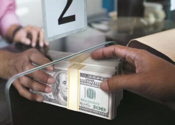 In a first, India’s foreign exchange reserves surge past $700 billion | Economy & Policy News