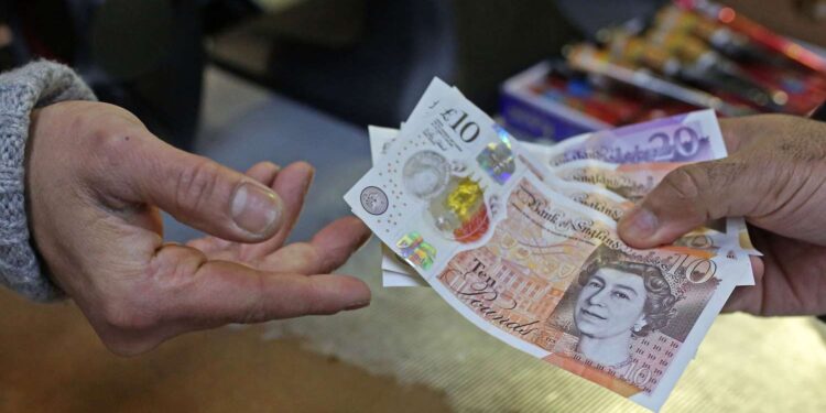 These Are the 5 Strongest Currencies in the World in October 2024