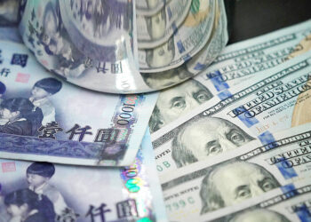 Foreign reserves decline US$1.13bn – Taipei Times