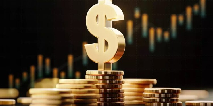 Currency Outlook: Dollar Gains Momentum
