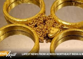 Mumbai customs seize gold, foreign currency worth lakhs at airport, 2 held