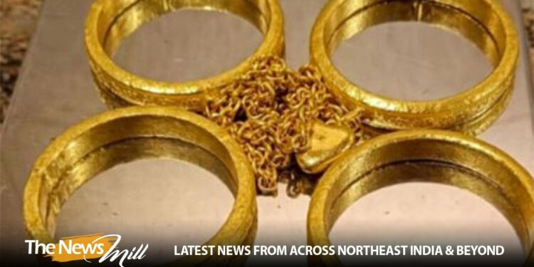 Mumbai customs seize gold, foreign currency worth lakhs at airport, 2 held