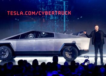 Money blog: Musk makes £26bn overnight; tips from call centre insider on how to get discounts | Money News