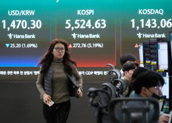 Asian shares advance as markets await signals on when the war with Iran may end