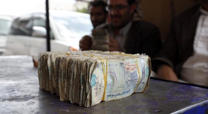 Worn-Out Currency Under Houthi Control: Exchange Shops Impose Financial Hardship on Citizens Ahead of Eid al-Fitr