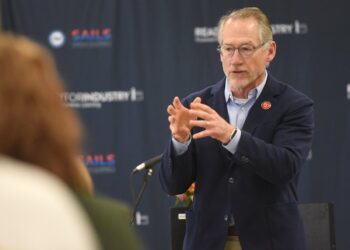 Tennessee House approves new tax on overseas money wires aimed at immigrant transactions