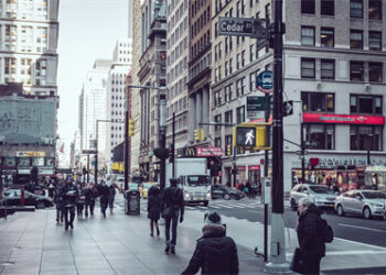 Today’s yen exchange rate outlook: The US dollar to Japanese yen is expected to remain primarily in the 159-yen range, with the US dollar likely to maintain a firm trend amid rising crude oil prices.