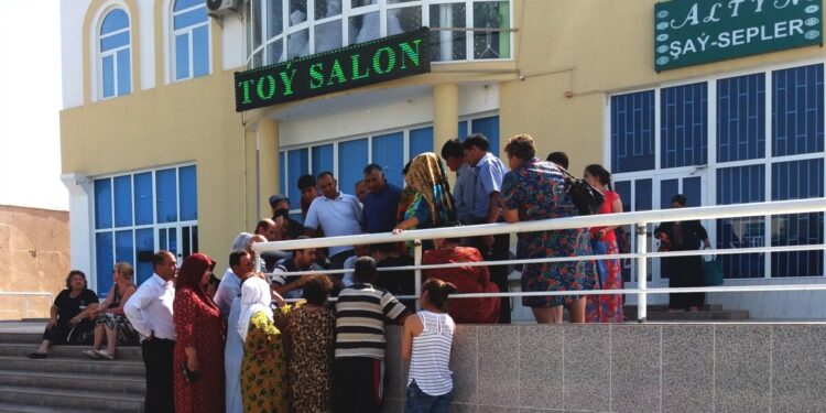 Turkmenistan Squeezes Students Abroad, Pressuring Them To Return Home