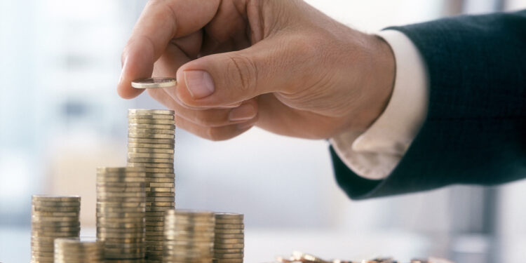 May 1 Financial Morning Briefing: Japanese authorities intervene in the foreign exchange market, gold prices return to the 4630 mark, hedge funds lock in profits at month-end, oil prices drop nearly 3%.