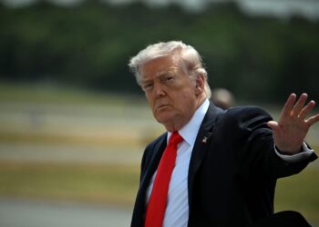 US, Iran Exchange Fire Overnight — Trump Maintains Ceasefire Remains in Place