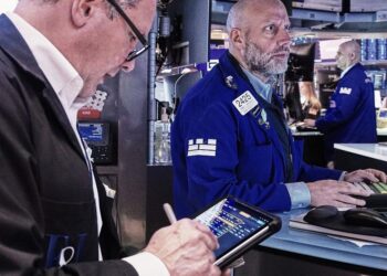 US stocks gain ground, adding to their records, as Dell soars – hngnews.com