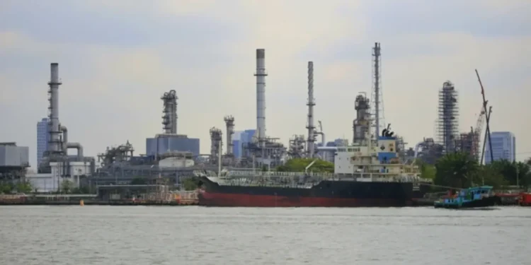 Iran Caught in Oil-Money Cash Trap as War Drags On, Facing Do-or-Die Choice