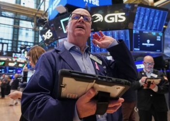 U.S. stocks edge toward their first gain in 4 days after strong profit reports – Pittsburgh Post-Gazette