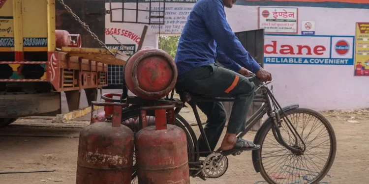 Modi urges austerity as oil prices surge