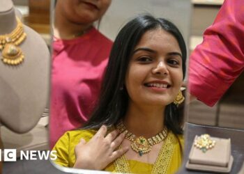 Why Modi wants Indians to buy less gold and take fewer foreign holidays – BBC
