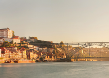 6 tips for retiring overseas – Fidelity