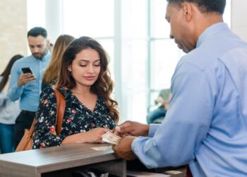 Where To Exchange Foreign Currency To Reduce Fees
