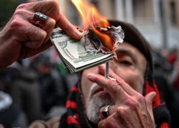 Lebanon’s central bank drains reserves to protect pound during war