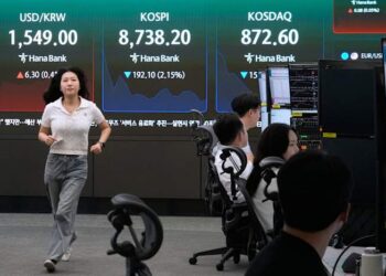 Asian shares plunge as traders sell to lock in profits after recent rallies driven by AI