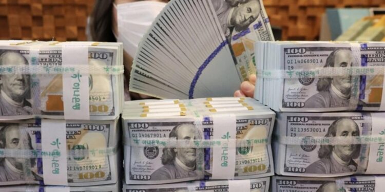 South Korea’s foreign reserves fall by $880M in May