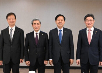 Finance minister vows ‘immediate’ response to foreign exchange volatility