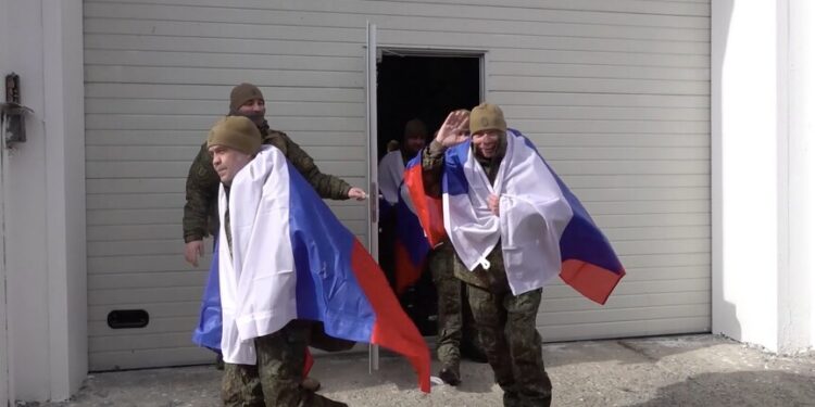 Russia, Ukraine exchange 160 prisoners of war each in latest swap