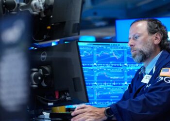 AI stocks slump again, while oil prices keep climbing | Nation & World