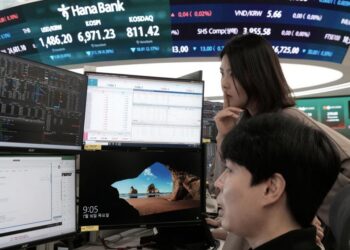 Slumping AI stocks drag down markets around the world | Region