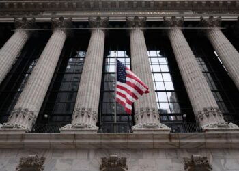 Oil prices jump following fighting with Iran, while sinking AI stocks drag Wall Street lower – The Oconee Enterprise