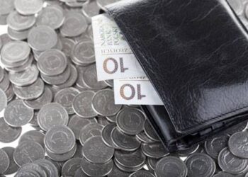 Silver trades in negative territory as stronger US dollar weighs on prices