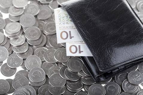Silver trades in negative territory as stronger US dollar weighs on prices