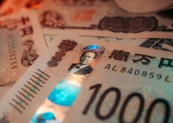 U.S.-Japan yen intervention, Bank of Japan: carry trade