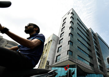 Names of those failing to deposit USD in banks released