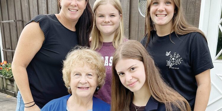 Wyalusing Welcomes Romanian Exchange Student – The Rocket-Courier