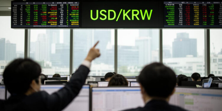 Korean Won Rebounds on Bargain Hunting Despite U.S. Jobs Shock, Closes at 1,418.4 Won — BigGo Finance