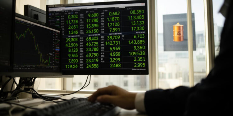 Tokyo yen trades in tight range in upper 158s as market awaits U.S. sanctions on Iran — BigGo Finance