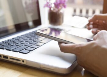 Bank transfers between relatives in Italy: how to stay compliant with the tax authorities — idealista/news
