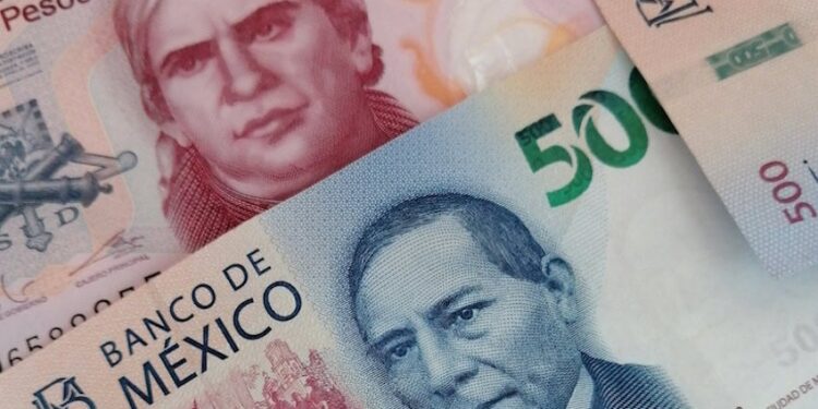 Mexico’s super peso returns, dipping under the 17 to the dollar