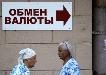 Central bank decisions and sanctions maintain pressure on Belarusian currency – Belsat