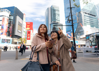 “Mom, We Have to Go to Japan Now”… Yen Falls to 850 Won, Surge in Family Trips to Japan