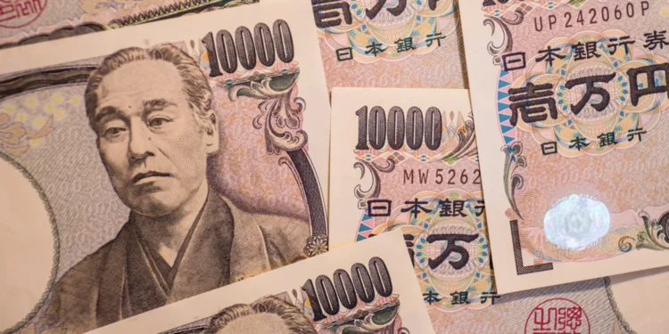 Hedge Funds Bet on Further Yen Gains, Eye Dollar-Yen Below 150 by Year-End