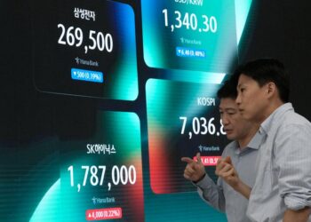 US stocks drift lower following their return from a 3-day weekend | World