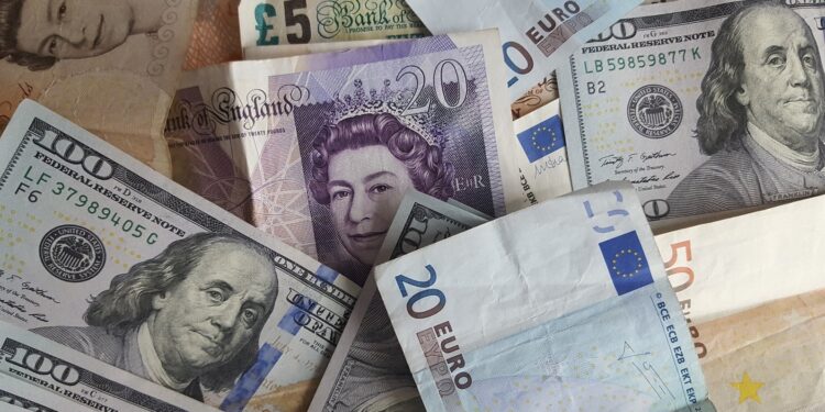 CBL Official Discusses Reasons for Dinar’s Persistent Black Market Rat