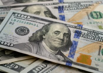 Colombia’s Dollar Falls Again, Closing in on 3,000 Pesos